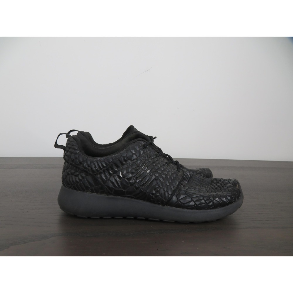 Nike Roshe One DMB Shoes Womens 9 Black Geometric Running Sneakers 807460-001